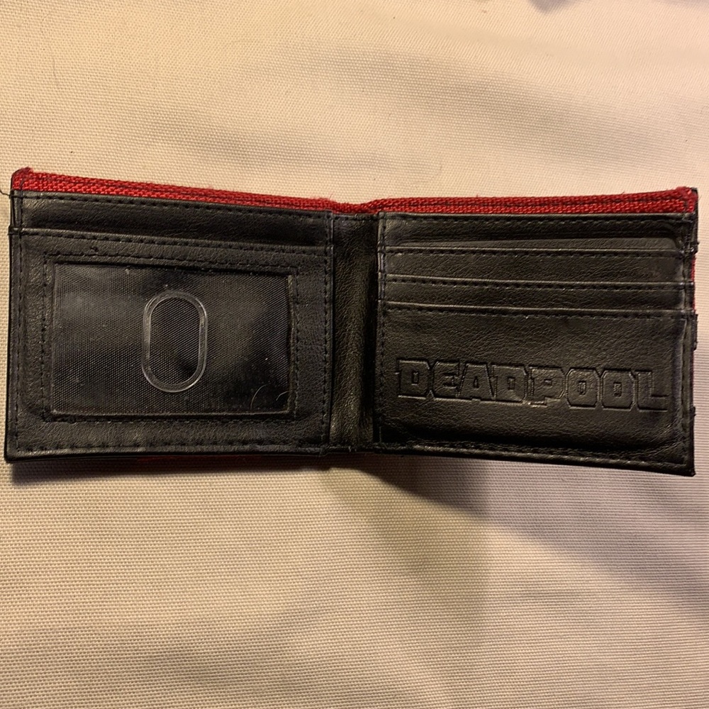 Deadpool Marvel Leather Wallet - image 7